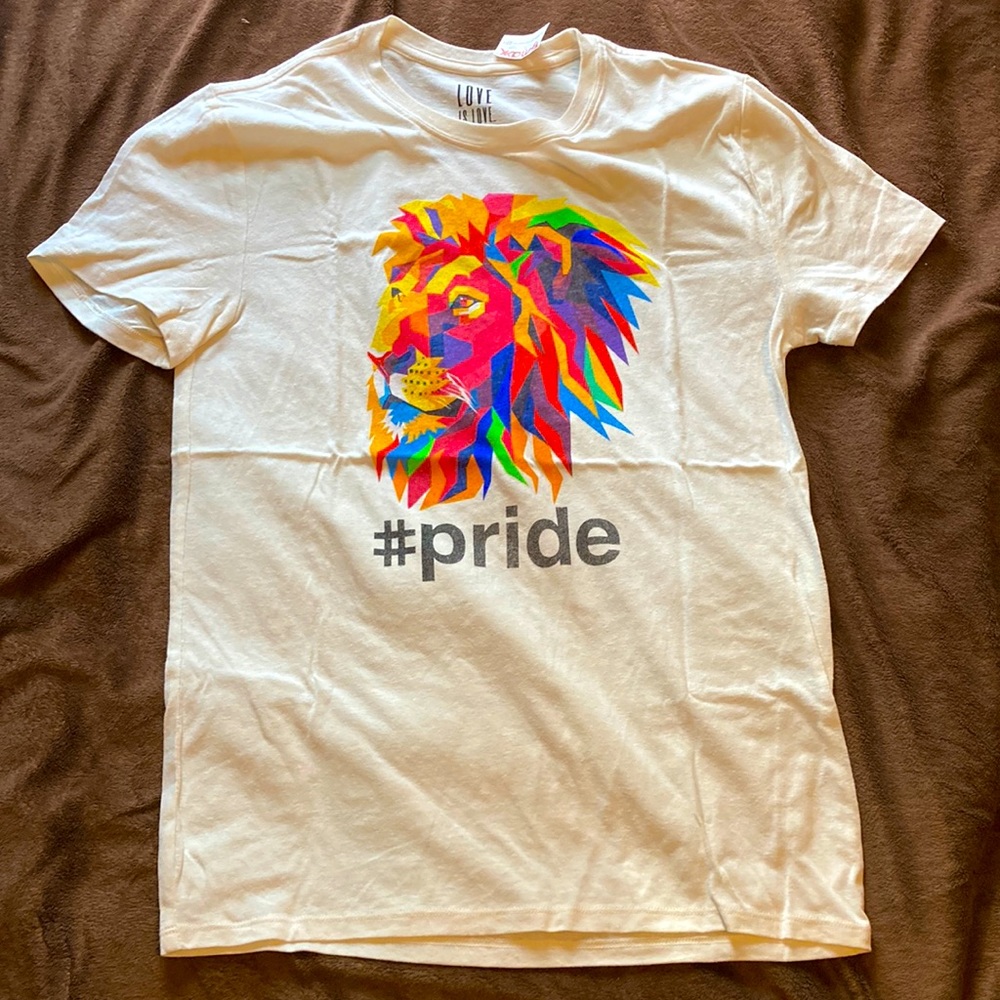 NWT Pride Love is Love Lion Tee